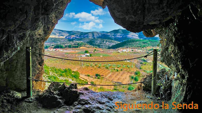 Cuevas de la Garita y Cascada del Chorrero