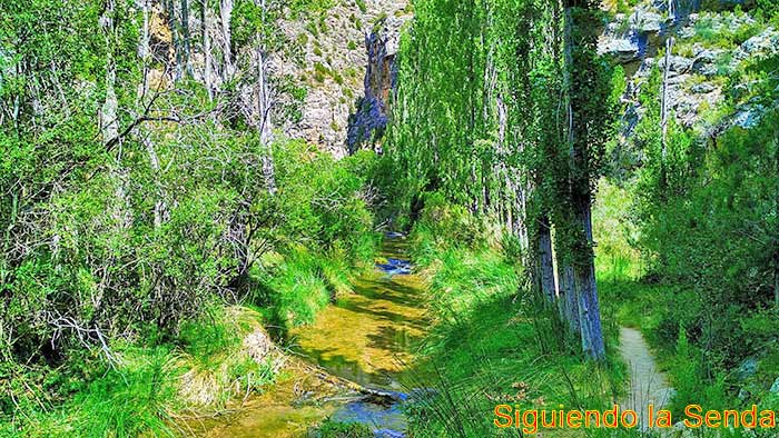 Ruta de los estrechos del rio Ebron - El Cuervo - Cascada de Calicanto