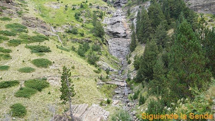 Ruta de las tres cascadas en Cerler