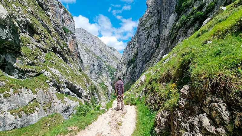 ruta a Bulnes desde Poncebos 