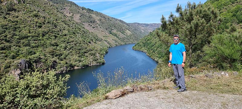 Ruta Pasarelas del Río Mao: Guía Completa para Descubrirla 3 Espectacular mirador del Cañón del Sil, el punto final y la gran recompensa de la ruta Pasarelas del Río Mao.