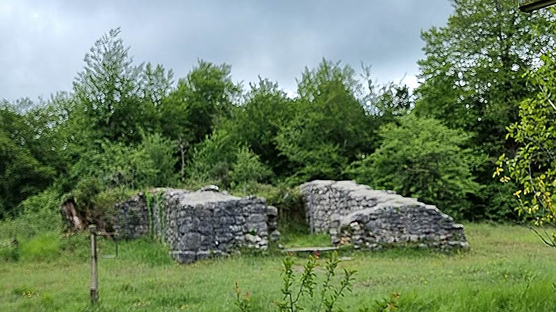 Monasterio-de-Santiago-de-Langreriz-salto-del-nervion