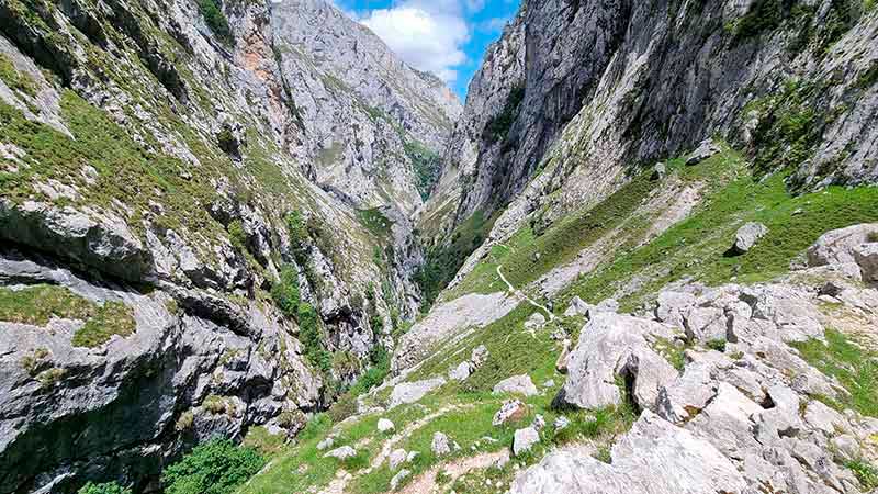 ruta a Bulnes desde Poncebos 